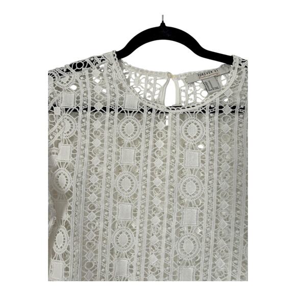 Forever 21 Cropped Top Size M Crochet Lace Overlay Off White Bell Sleeve Frayed - Picture 2 of 11